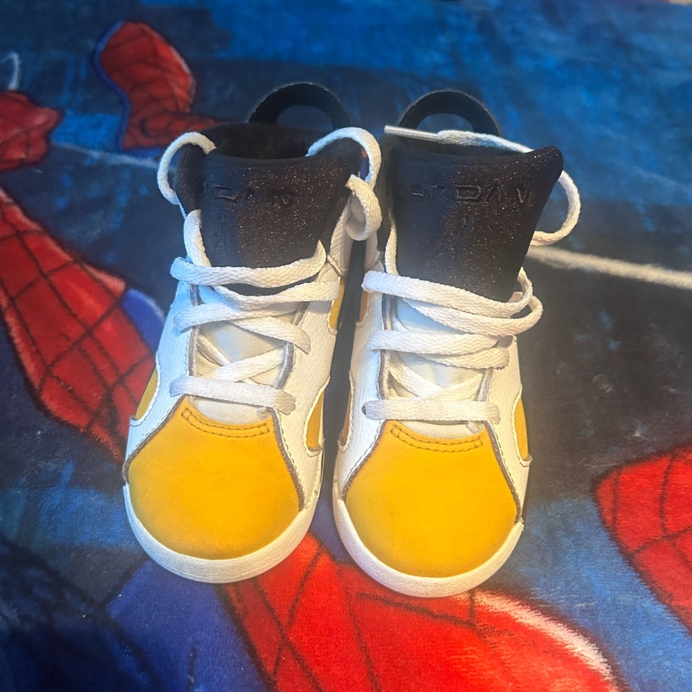 Jordan 6 yellow ochre Sz 10c Great Condition